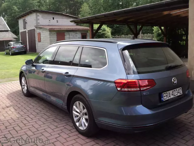 VOLKSWAGEN Passat Comfortline