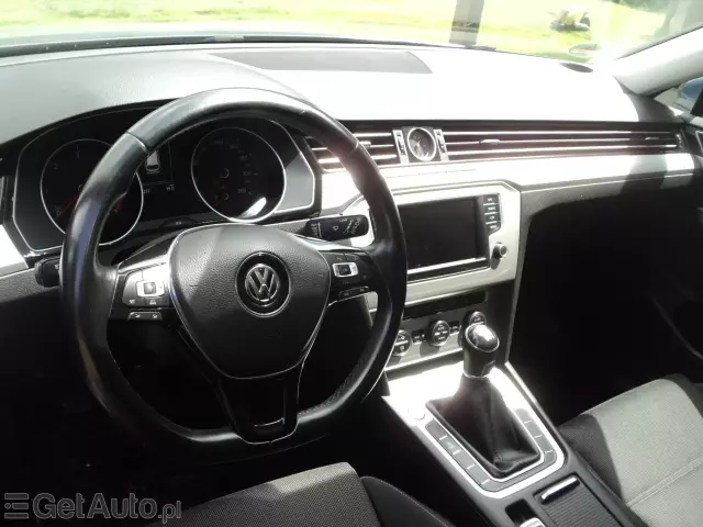 VOLKSWAGEN Passat Comfortline