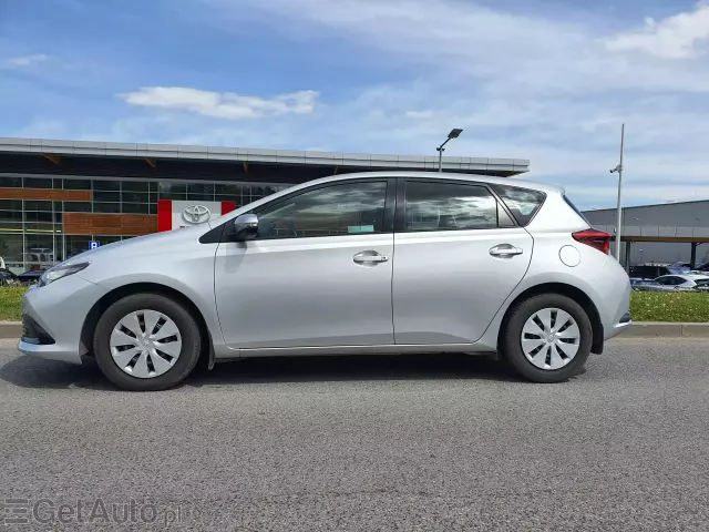 TOYOTA Auris Active