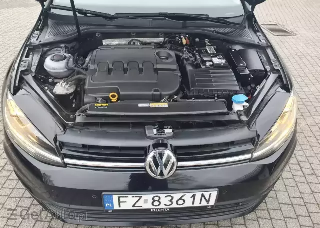 VOLKSWAGEN Golf Trendline BMT