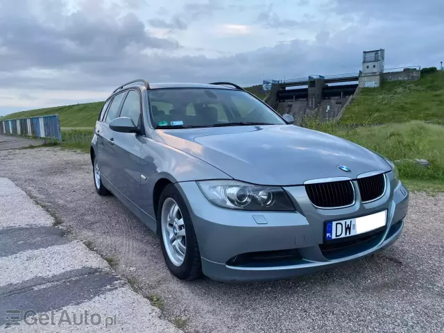 BMW Seria 3 318i