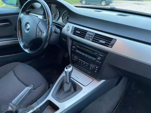 BMW Seria 3 318i