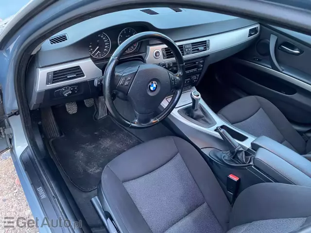 BMW Seria 3 318i