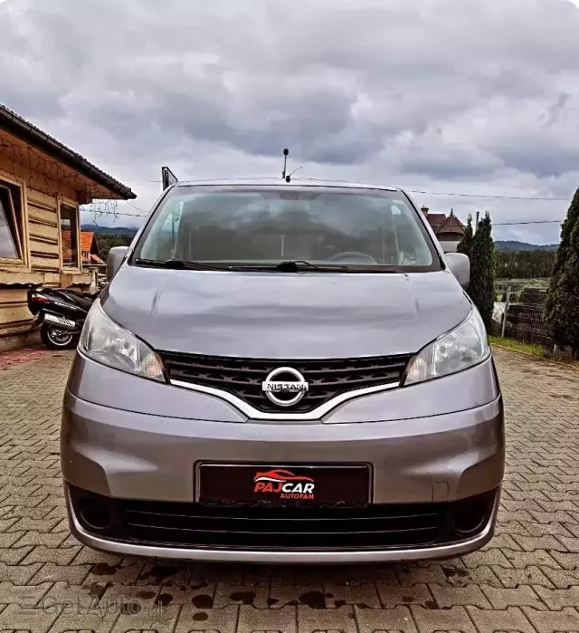 NISSAN NV200 