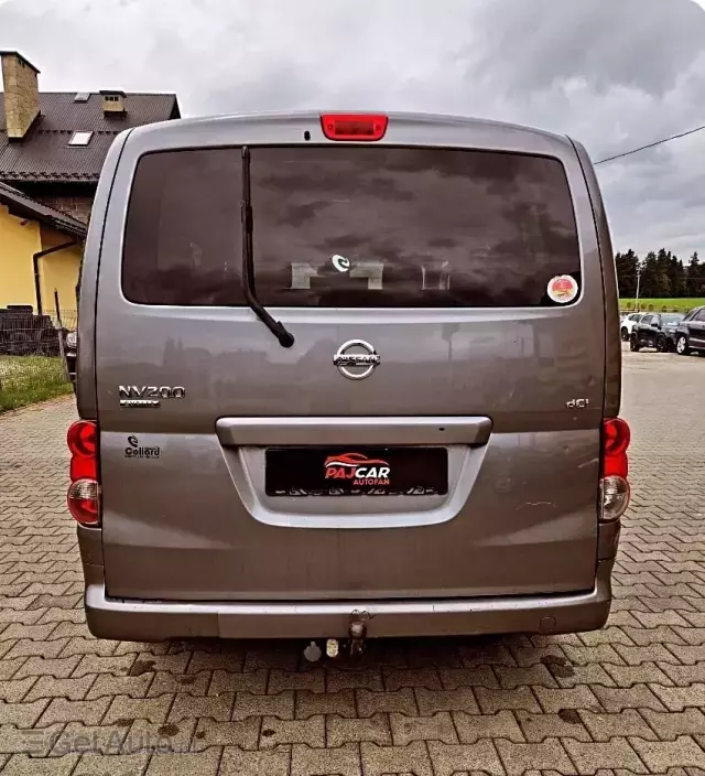 NISSAN NV200 