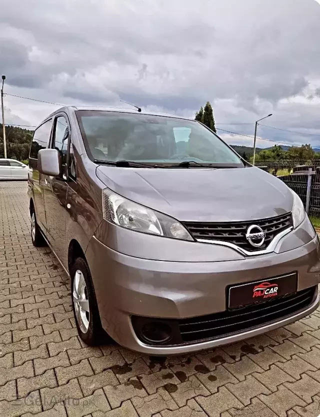 NISSAN NV200 