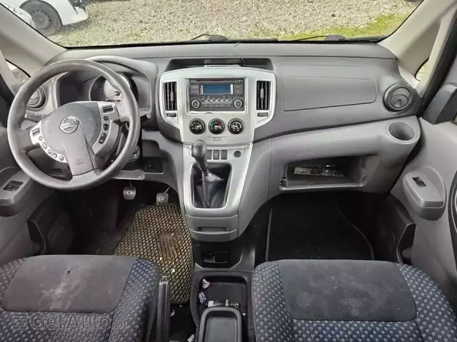 NISSAN NV200 