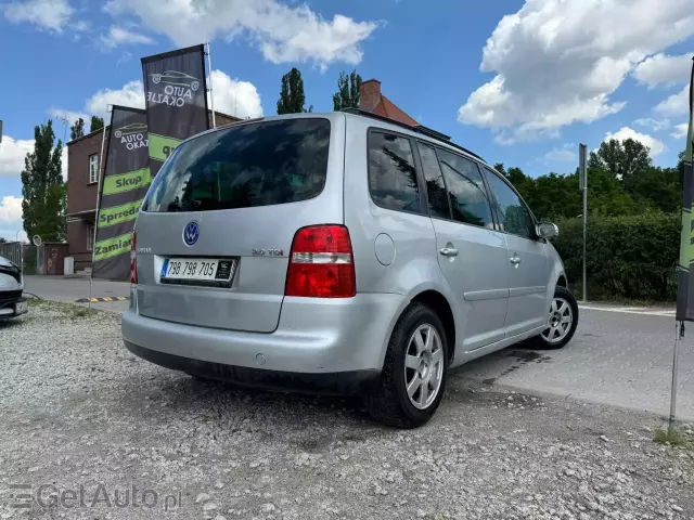 VOLKSWAGEN Touran 