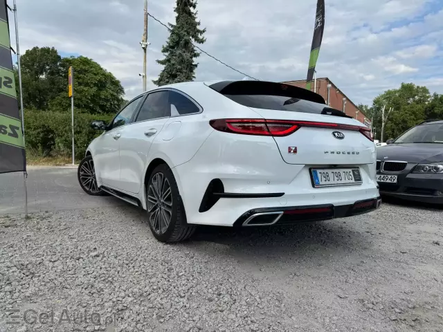 KIA ProCeed 