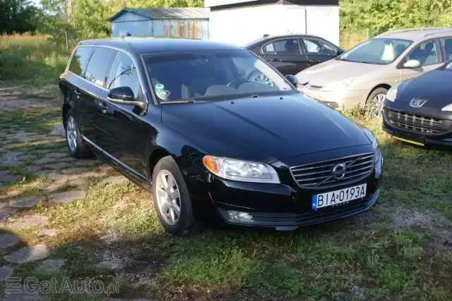 VOLVO V70 Momentum