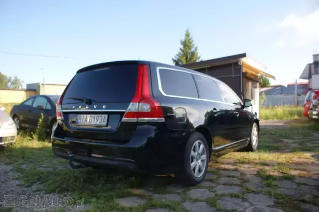 VOLVO V70 Momentum