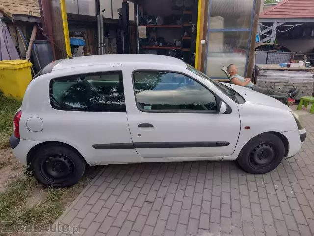 RENAULT Clio 