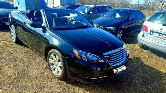 CHRYSLER 200 