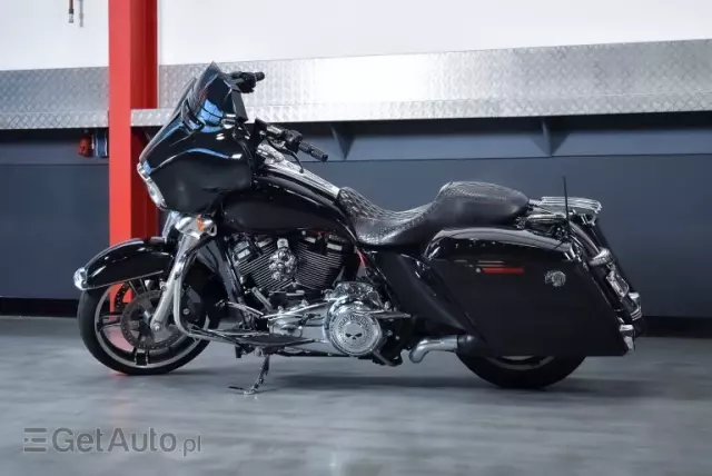 HARLEY-DAVIDSON Street Glide 