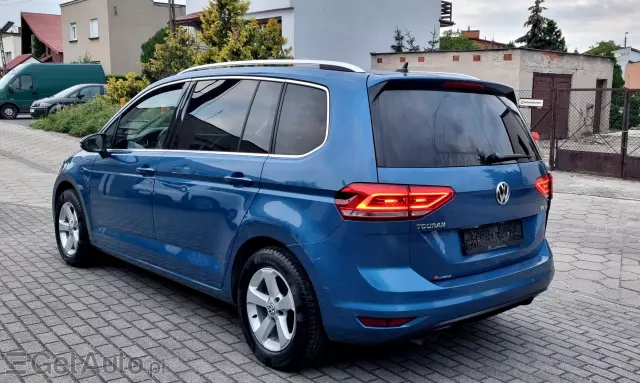 VOLKSWAGEN Touran Highline