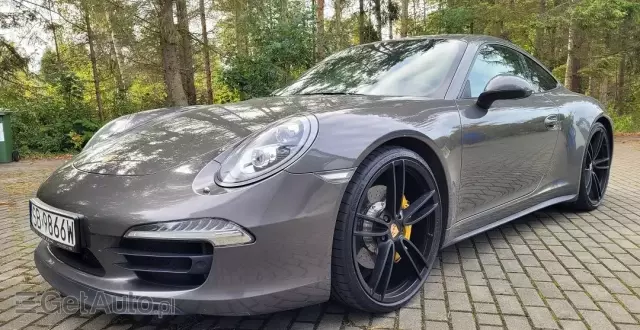 PORSCHE 911 Carrera 4S