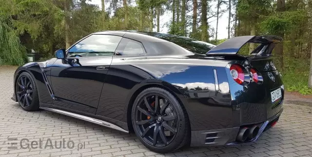 NISSAN GT-R Black Edition 4WD