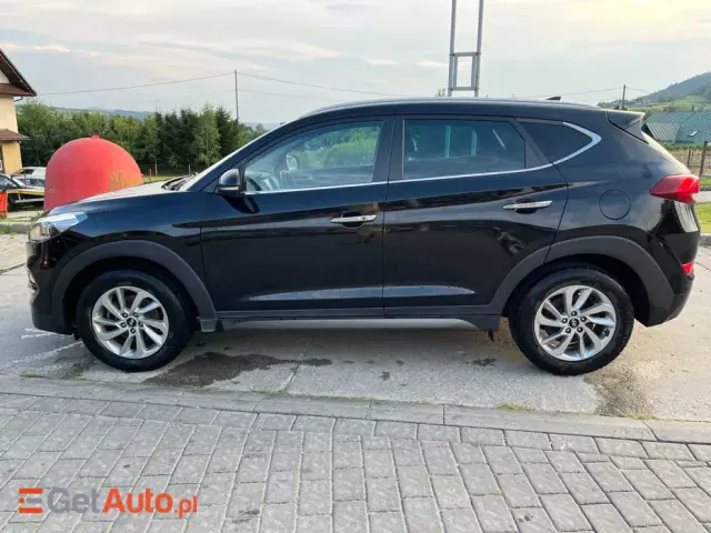 HYUNDAI Tucson 