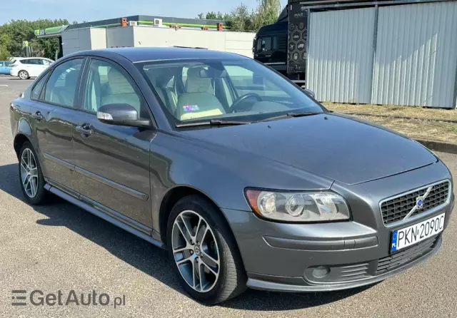 VOLVO S40 