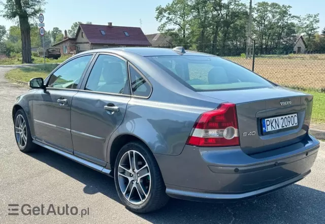 VOLVO S40 