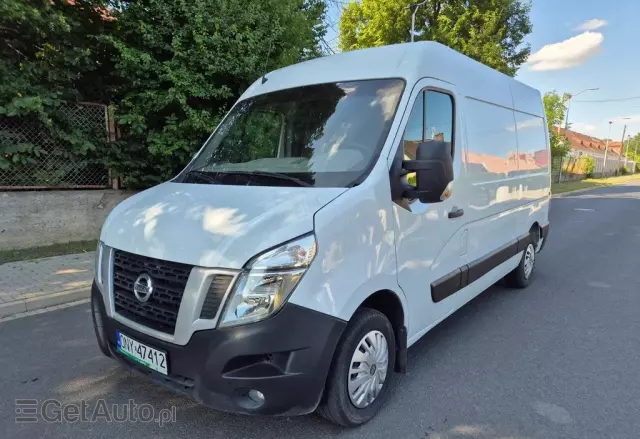 NISSAN NV400 