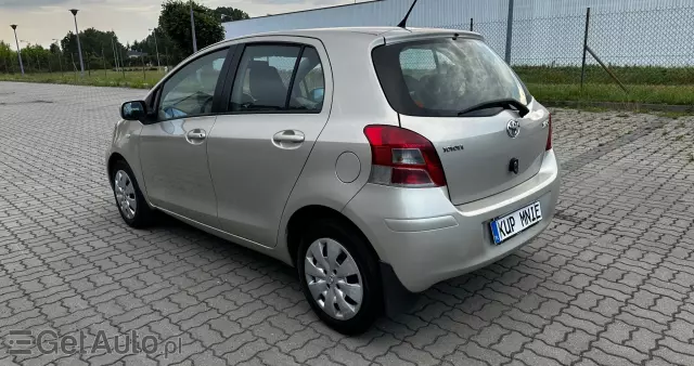 TOYOTA Yaris Sol