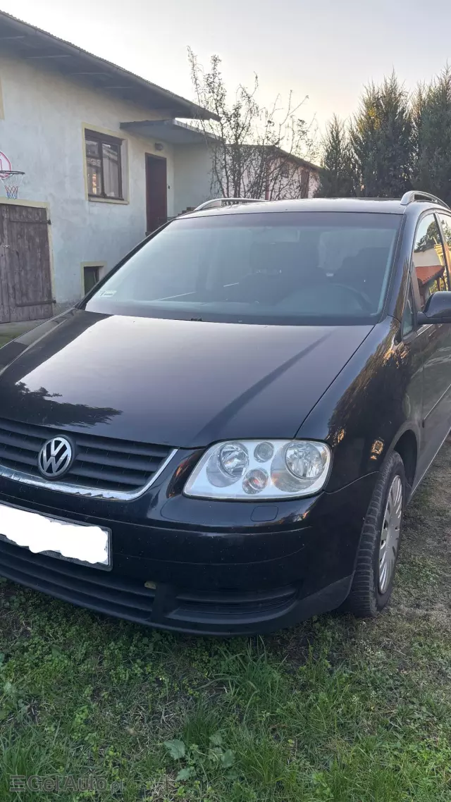 VOLKSWAGEN Touran 