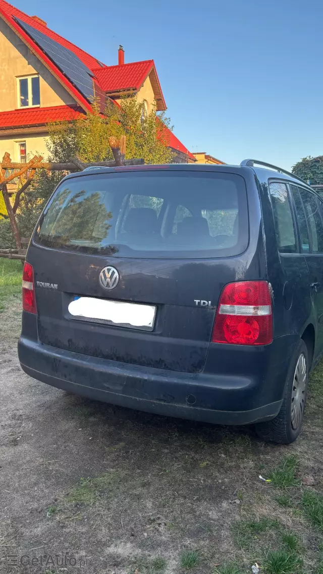 VOLKSWAGEN Touran 