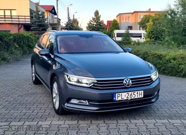 VOLKSWAGEN Passat Highline