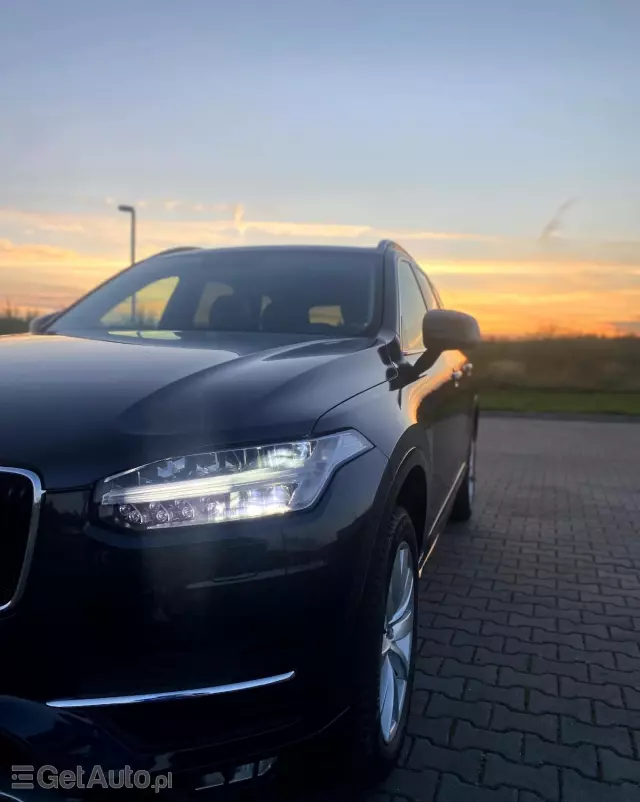 VOLVO XC90 D5 AWD Momentum