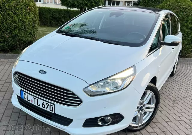 FORD S-Max Titanium