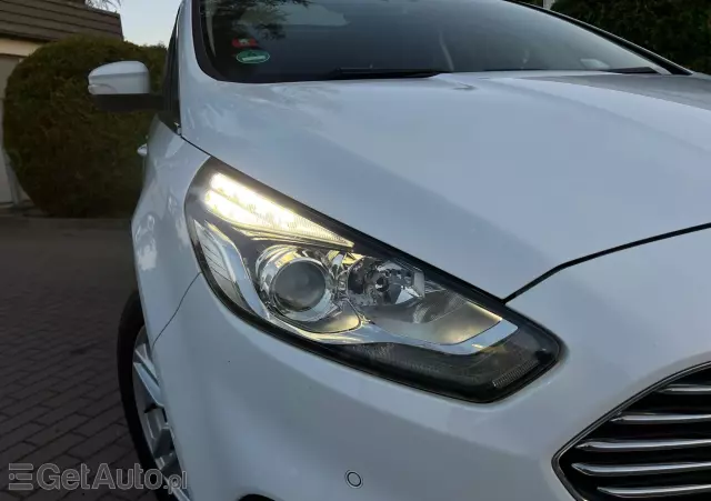 FORD S-Max Titanium