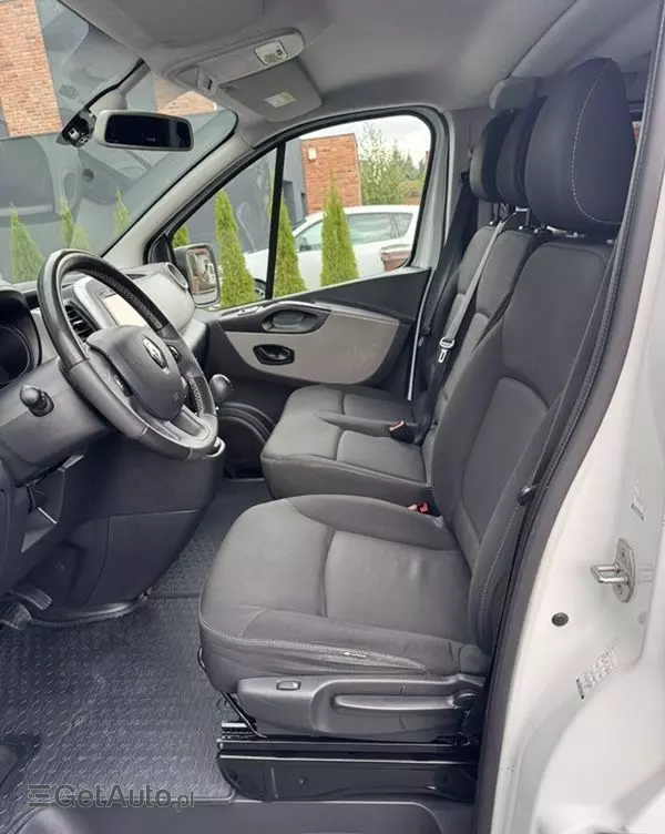 RENAULT Trafic LONG