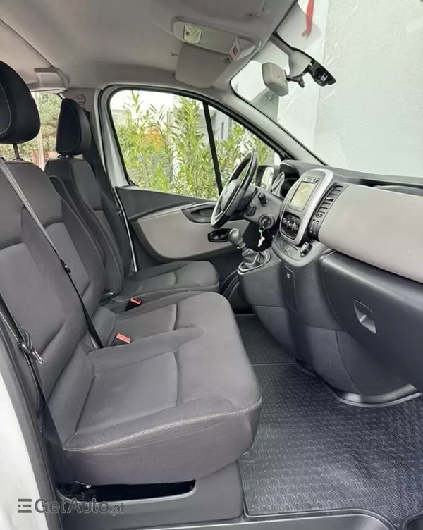 RENAULT Trafic LONG