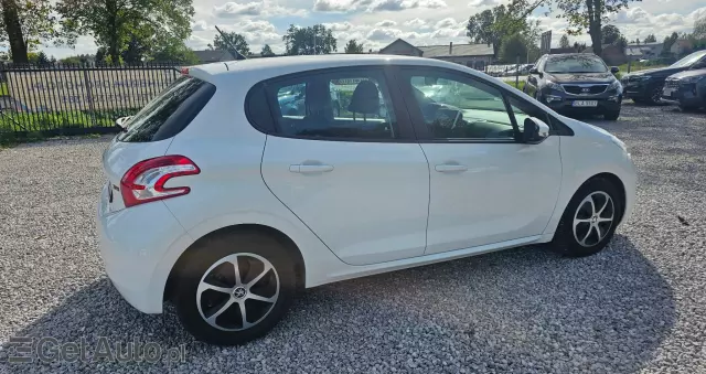 PEUGEOT 208 Active