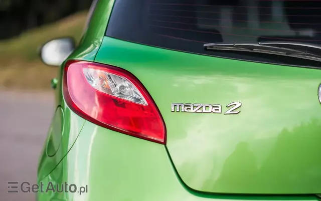 MAZDA 2 