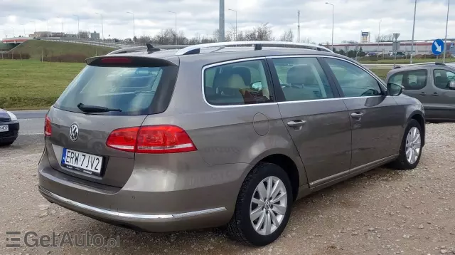 VOLKSWAGEN Passat Variant 1.6 TDI BlueMotion Technology Business Edition