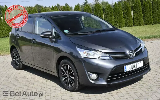 TOYOTA Verso 