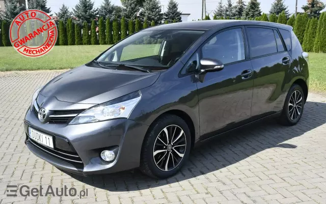 TOYOTA Verso 