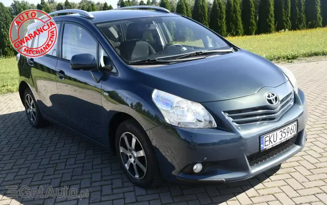 TOYOTA Verso 