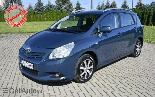 TOYOTA Verso 