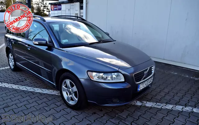 VOLVO V50 