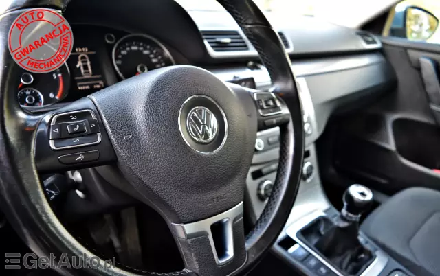 VOLKSWAGEN Passat Comfortline