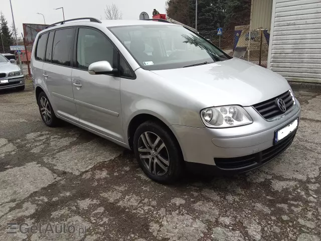 VOLKSWAGEN Touran Highline