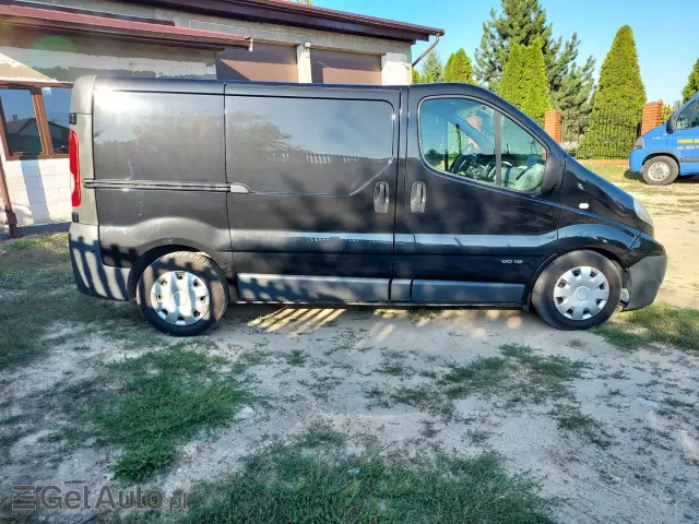 OPEL Vivaro 