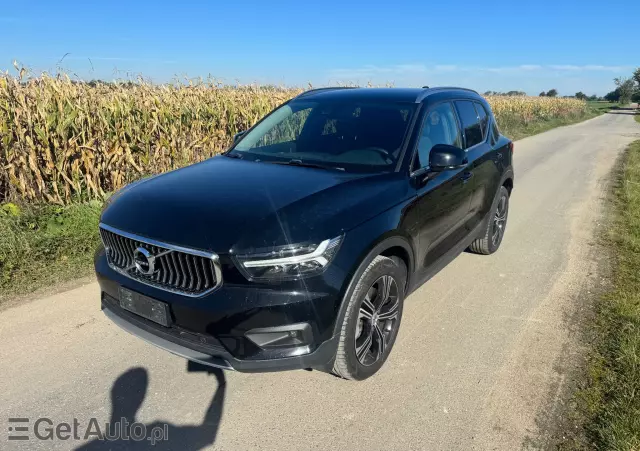 VOLVO XC 40 Momentum