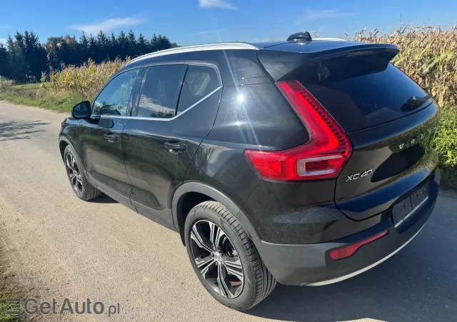 VOLVO XC 40 Momentum