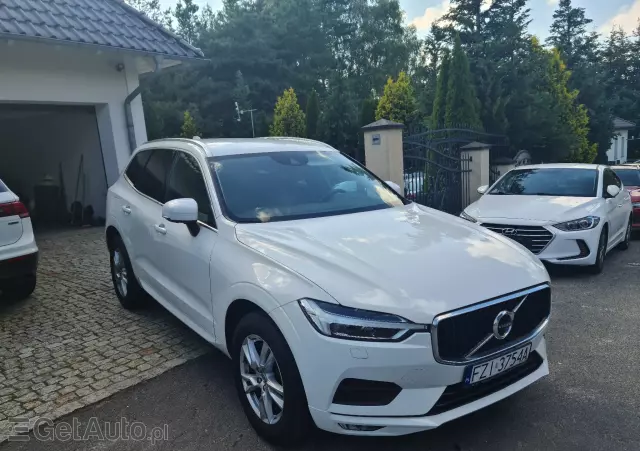 VOLVO XC 60 Momentum