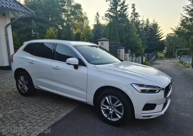 VOLVO XC 60 Momentum