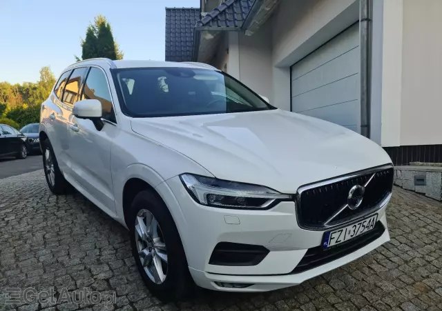 VOLVO XC 60 Momentum